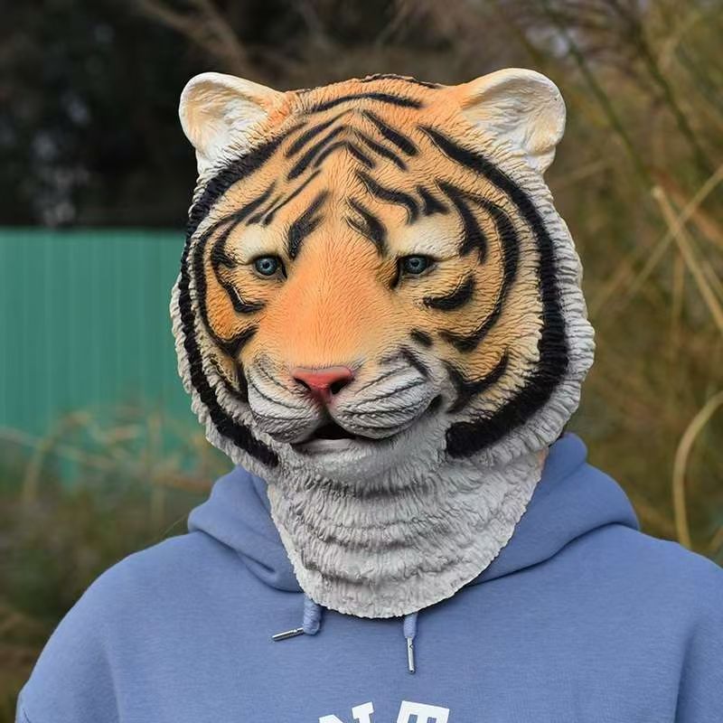 Lifelike Tiger Head Green Fish - Skincare Pigeon ulasan dan harga